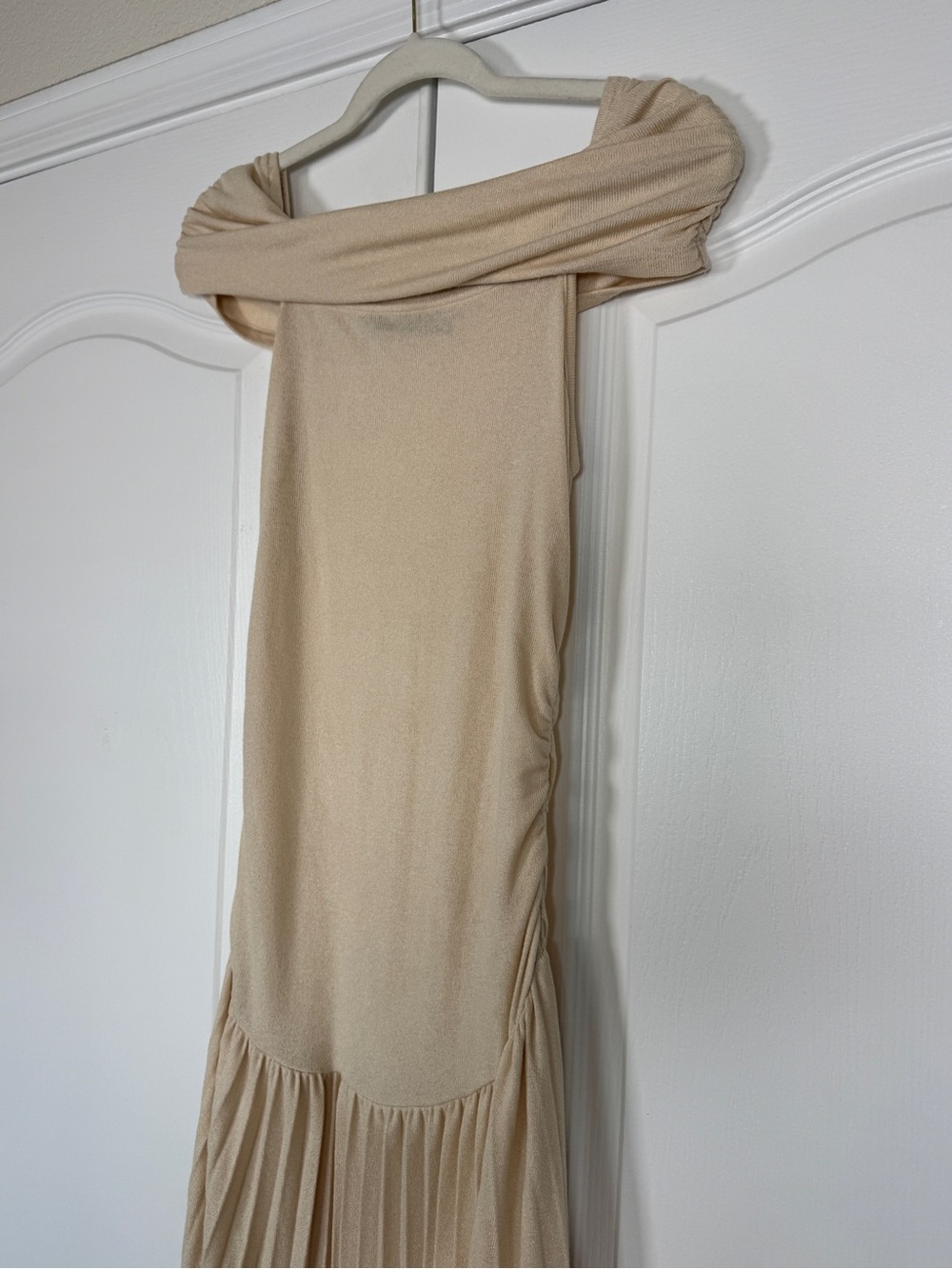 Lioness Field of Dreams Off Shoulder Ruched Maxi Dress Oatmeal Small - Picture 5 of 15